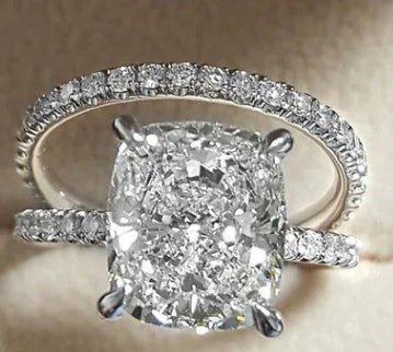 Diamond-Studded Ladies' Zircon Ring